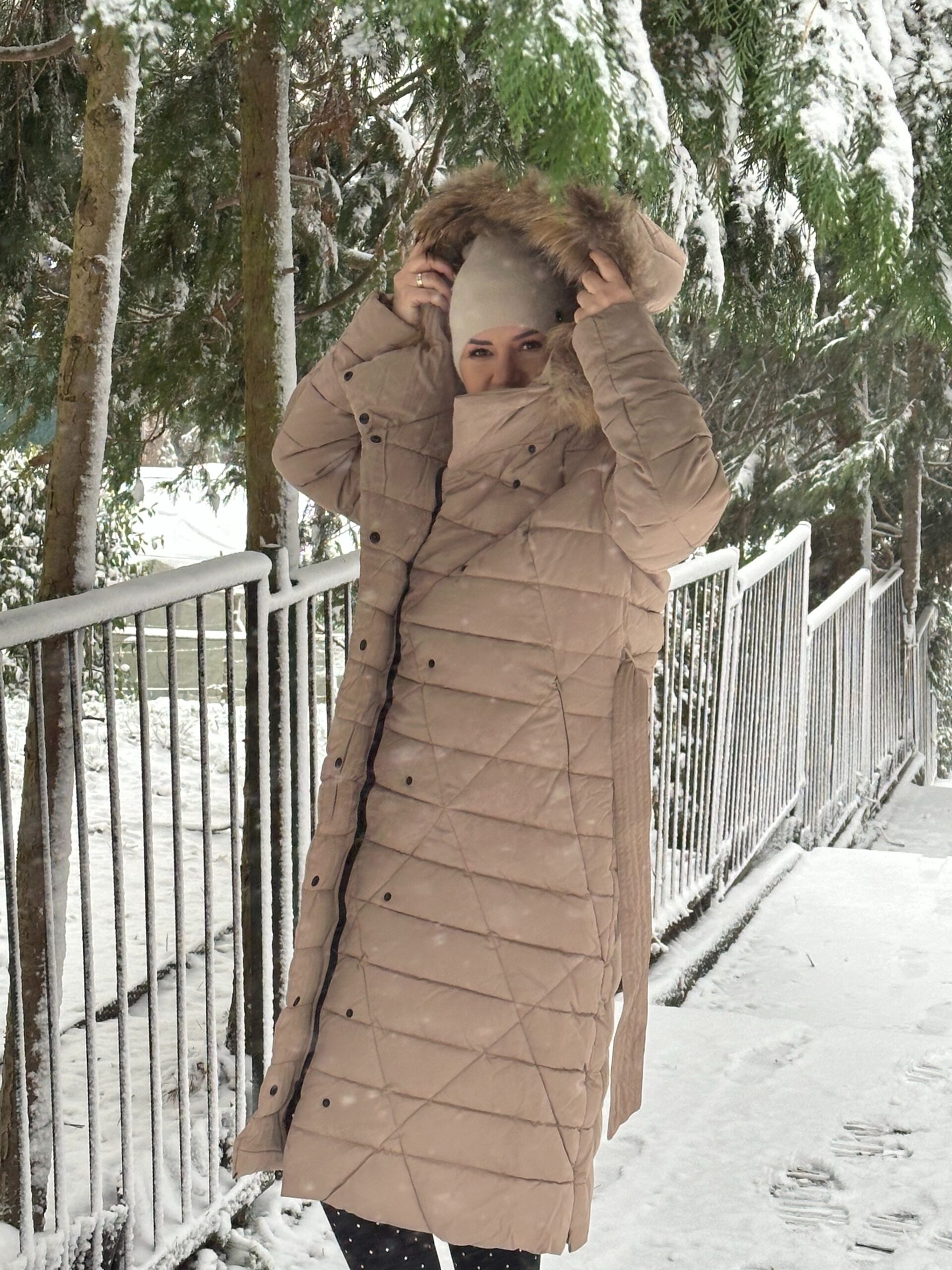 Długi damski płaszcz - obrazek 2