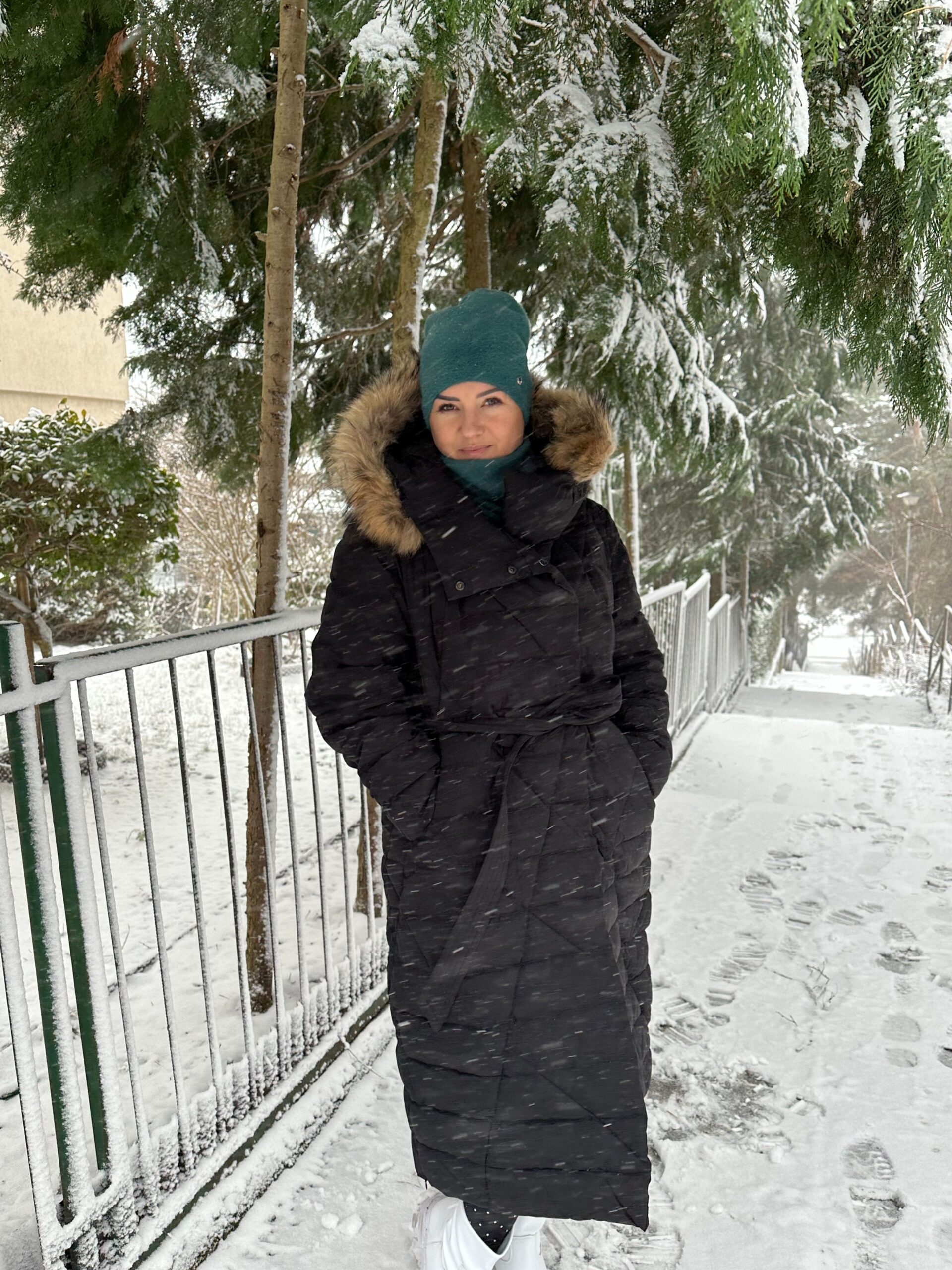 Długi damski płaszcz - obrazek 5