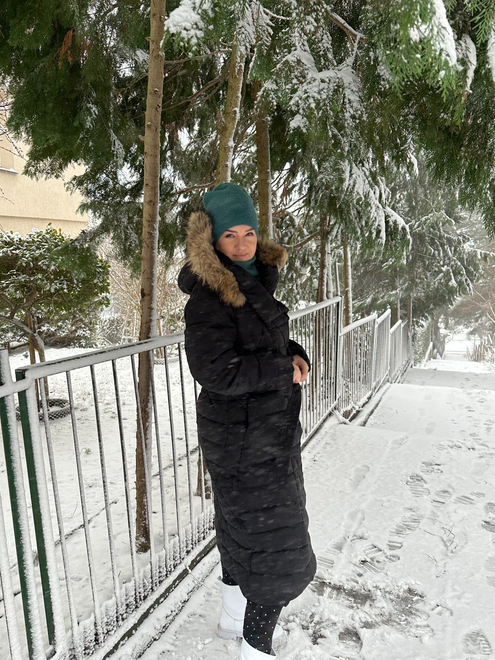 Długi damski płaszcz - obrazek 6