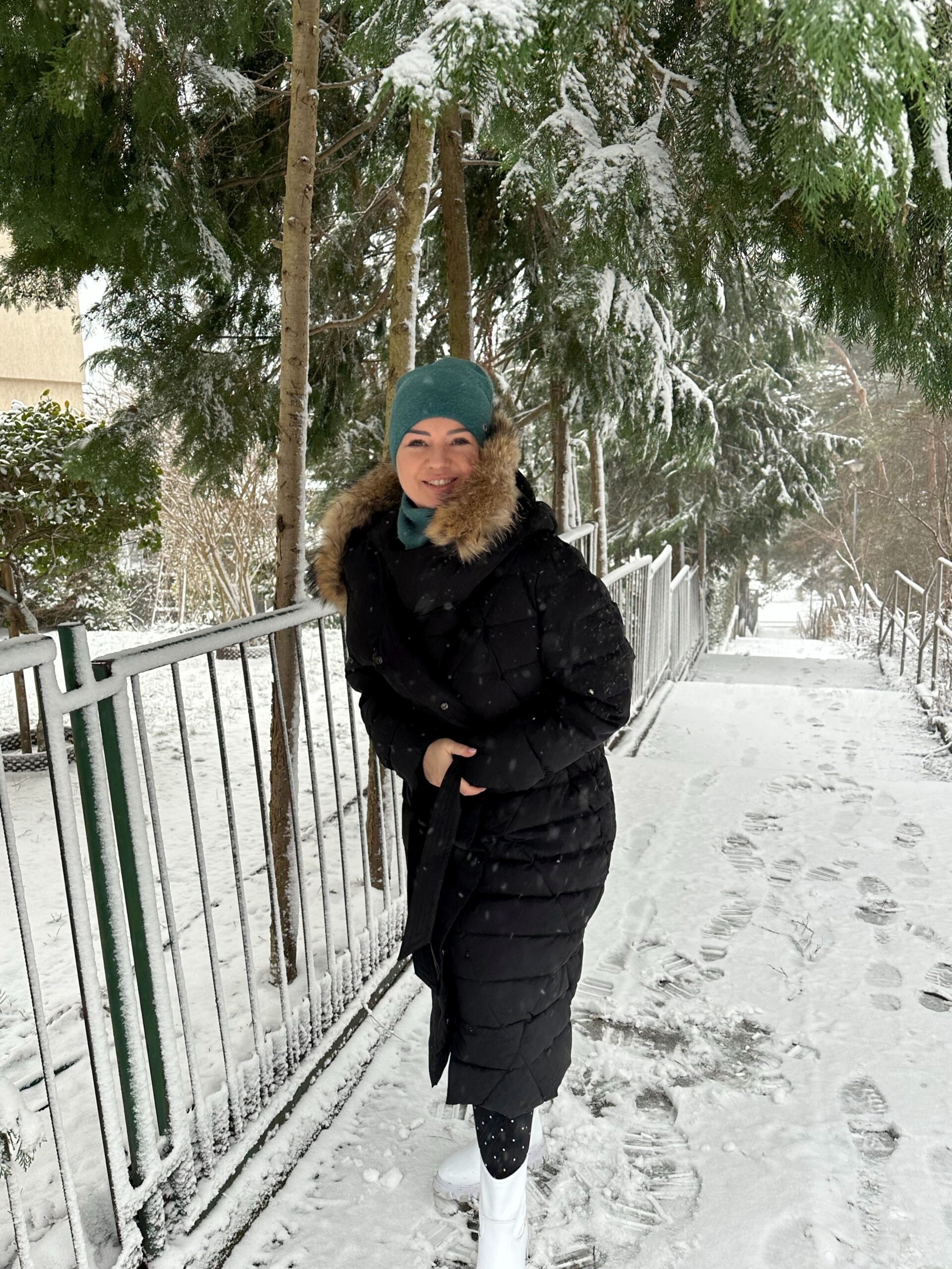 Długi damski płaszcz - obrazek 7