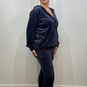 Dres welurowy z kapturem